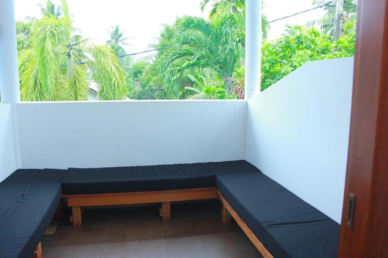 Hari Hari Hostel Weligama Exterior foto