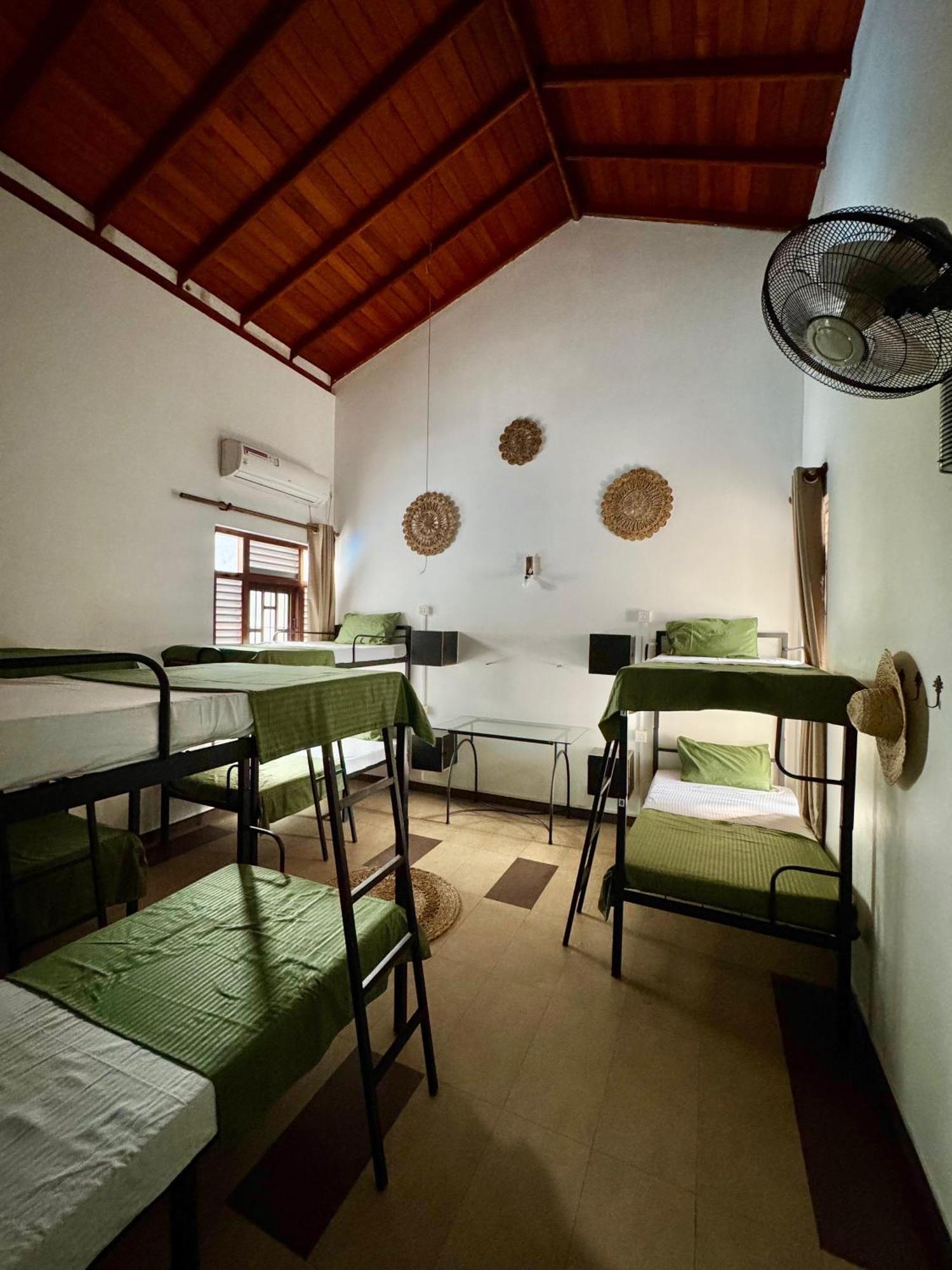 Hari Hari Hostel Weligama Exterior foto